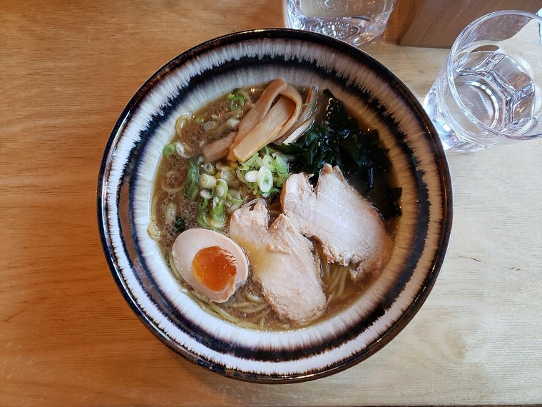 醤油らーめん